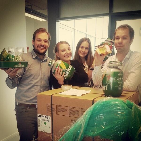 StarcomNL's tweet image. Dankzij @Heineken_NL helemaal WK 2014 ready! #Sambaselfie
