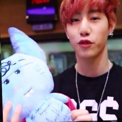 Ampere22_fic's tweet photo. อี๋เอิน เจ้าช่���งน่าย่ำยี.......... *มุดจอไปจูบ* http://t.co/xCssQswzmx