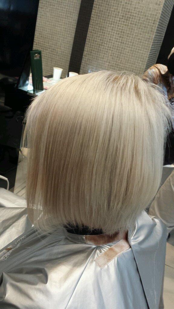 L Wis ルイス 代表 朝長祐介 Pa Twitter 本日の超ハイトーンカラー エルサの髪色をイメージしたスノウホワイト エルサカラーが人気出てきてます アナと雪の女王 Risel Http T Co Ey9zegeirt