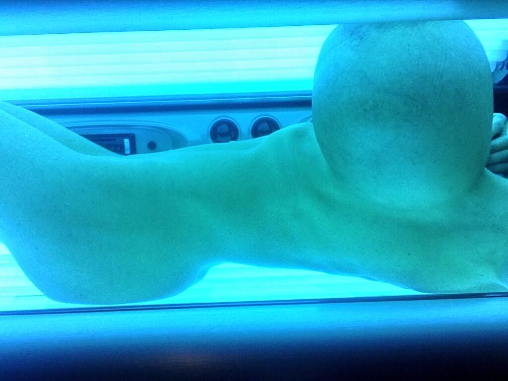 Getting ready to shoot. Yes, this is me trying to tan this morning LOL Bed too small for my boobs. @kasey_storm http://t.co/pRmdL3NANC