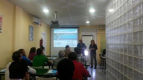 GemasbeAgro's tweet photo. Jornada formativa en Edificio Gemasbe,  Nueva legislación y mantenimiento de aguas de #piscinas http://t.co/T5yoDAH4iY