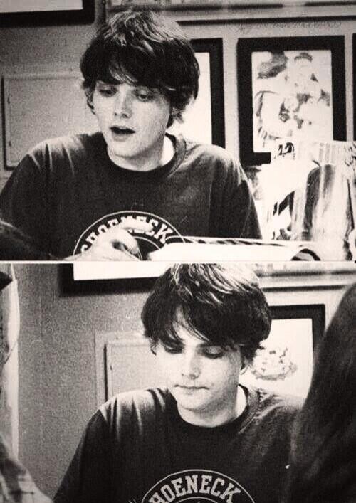 hellbands's tweet image. g ER ARD WH Y D O YO UHAEV TO EB OS PRETTY I