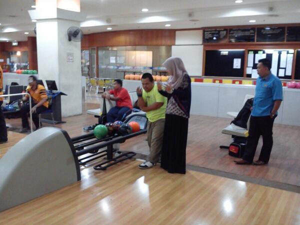 khatijah55's tweet photo. OKU JKM KL buat latihan untuk ke special Olympic d Trengganu @hjhrohanikarim @NoorulAinur @NoraniJKM @KPWKM @JKMHQ http://t.co/nEYYvFU37U