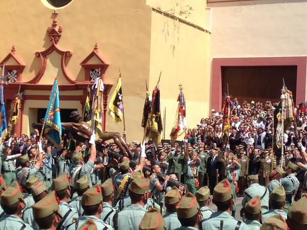 LaPasiondeMLG's tweet photo. Oración por los caídos. La Muerte no es el Final @legionespanola @cofradiamena http://t.co/ICQb83Fqi2