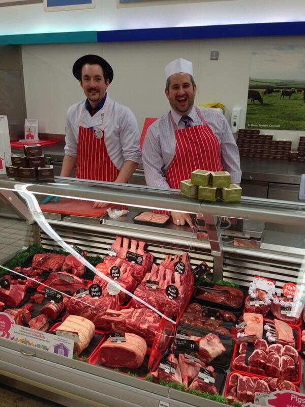 Shane leading the way in excellent service! Team nailsea! <a href="/ShaneUzzell/">Shane Uzzell</a> <a href="/gazzman71/">Gareth Williams</a>