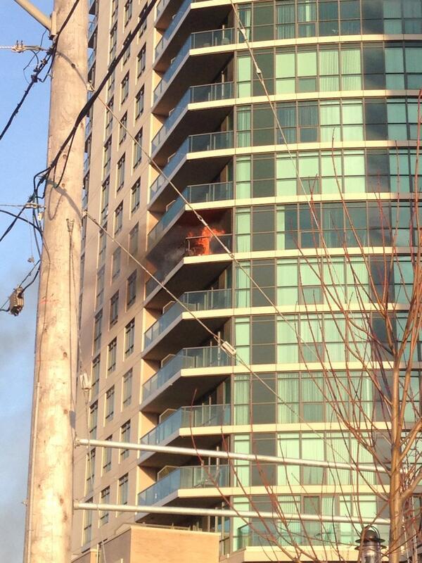 Happy I moved !!!“<a href="/CP24/">CP24</a>: UPDATE: Condo fire forces Etobicoke residents out of building
cp24.com/news/condo-fir… ”