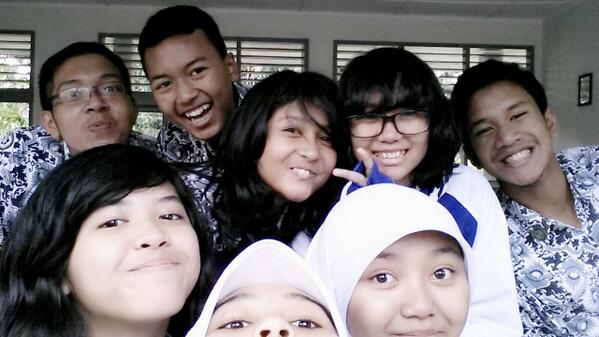 dnsnindyta's tweet photo. niih kasian keliatan idungnya doang :( @IPAX216 http://t.co/4p0d0l6oIc