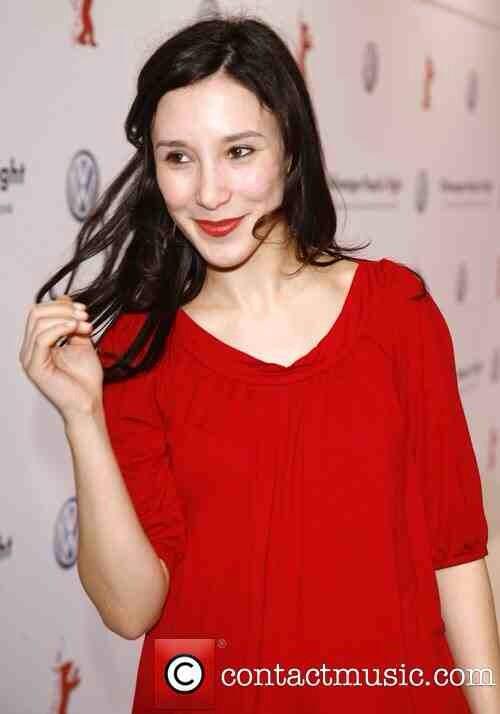 "<a href="/Shae_WB/">Shae</a>: I felt a need to wear red :3 "how beautiful.you are lovely