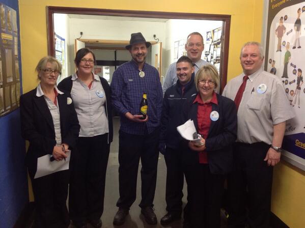 susangates22's tweet photo. Celebrating Ross's birthday at smile and chat 21 again! Barnstaple #awesome31 http://t.co/yfhgwEqO9X