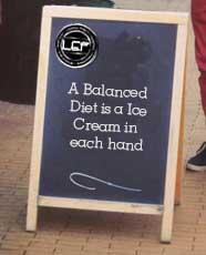 lefkatwijk's tweet photo. Ook vandaag (17 april)  2e bolletje #gratis (zolang voorraad). #RT en vertel het verder! #katwijk #andreasplein http://t.co/Y5IK6smlae
