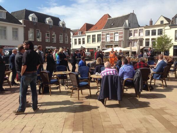 De Markt in #Harderwijk in het nieuw en dat mag gevierd worden!