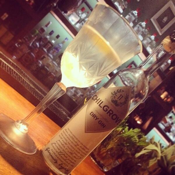 GinMonkeyUK's tweet photo. Lovely Gibson with @chilgrovegin at @COLD_bar last night! http://t.co/p2wgW5U0aH http://t.co/qRRw4ESxl1