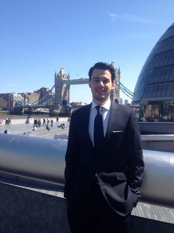 EYGSACareers's tweet photo. #Trainee @PaulGehlen berichtet im #EYBlog von seinem Traineeprogramm #AuditPLUS! http://t.co/SowbxQwu1i http://t.co/pGl8t2JOrA