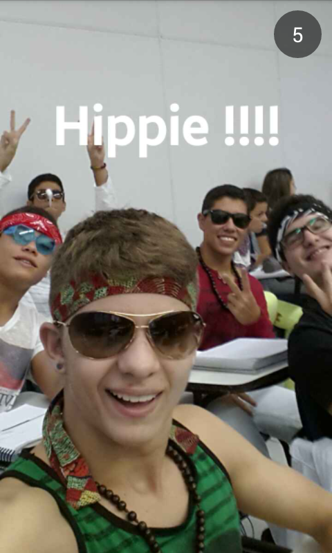 Vitor_loopes's tweet photo. Trote de Hippie http://t.co/zycaxjbTsw