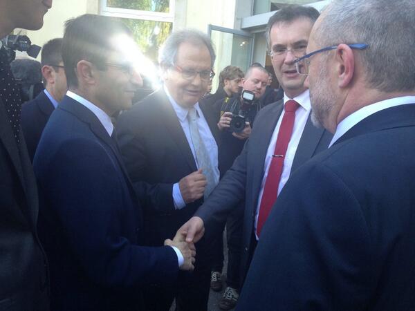 Martin_Aurelien's tweet photo. Rencontre entre Pierre @mutzenhardt - Président de @Univ_Lorraine - et Benoit HAMON - ministre de EN&amp;ESR http://t.co/h1l3xQZG3F