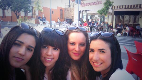 Isita_7R's tweet photo. Jueves Santo de cervecitas! @scasermeiro @ClauBernal01 @tamarajm_ http://t.co/222PcaZB5l