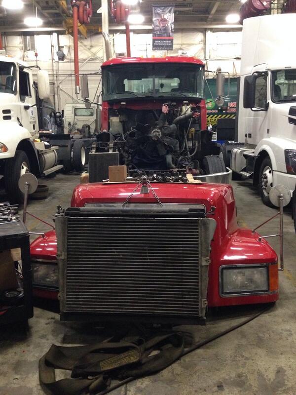 dieselpartsking's tweet image. #ecomishere @philly2014ACT my last #REMACK in-frame w/EUPs turbo heads and manifold #builtlikeamack