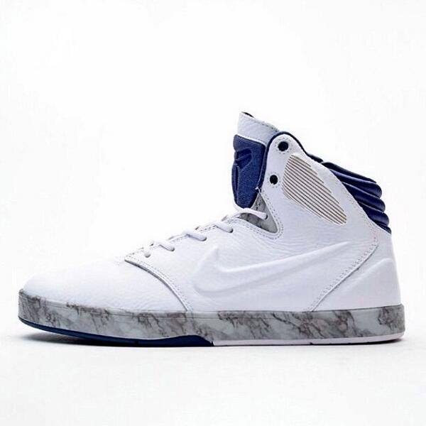 headz_sneaker's tweet photo. Kobe 9 NSW Lifestyle🐍 #sneakerhead #kobe9 http://t.co/8YT4wvMdbm