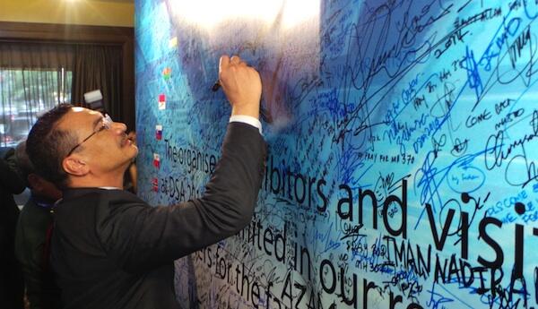 SAYA TIDAK LAYAN SPEKULASI – Hishammuddin Hussein gerbangpost.com/blog/saya-tida… #DSA2014 #MH370 <a href="/HishammuddinH2O/">Hishammuddin Hussein 🇲🇾</a>