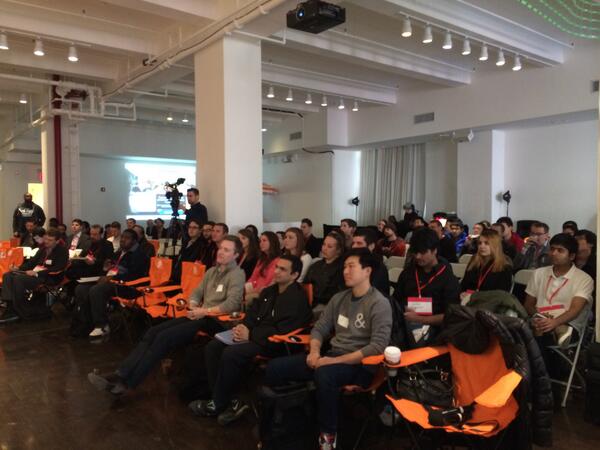 LaddersHQ's tweet image. .@bengrohe captivates the audience at his #Uncubed Agile &amp;amp; Lean development talk. Meet his team at our booth: 2-6pm