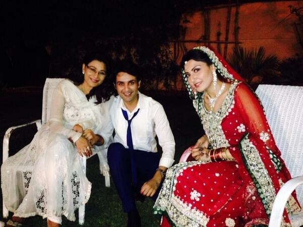 maheenrizvi737's tweet photo. A still from our Upcoming serial ... http://t.co/bbbovIaGm7