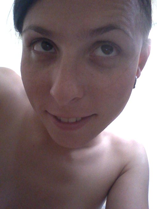 Hiii http://t.co/uobOOk6JxI