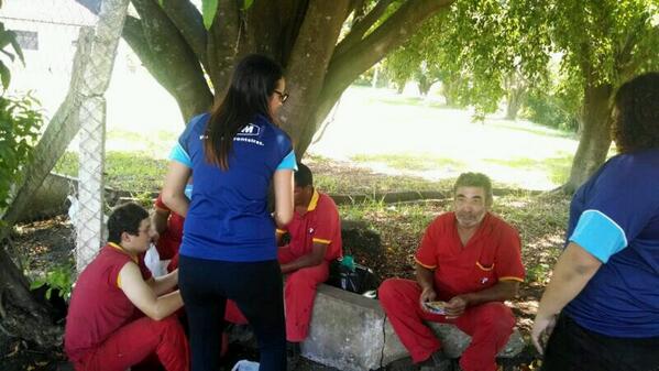 moraespacheco74's tweet photo. Ação externa DDD14 http://t.co/wkGqbNi0kX