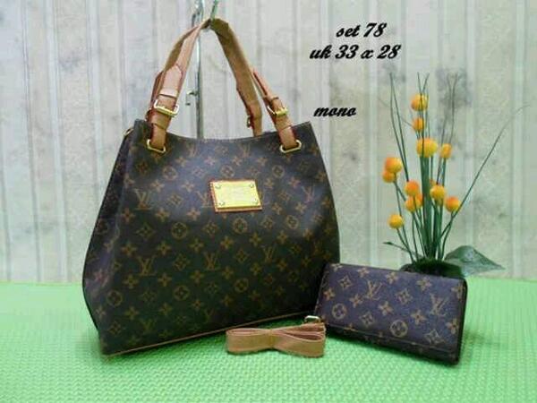 AdiyasaShop1's tweet photo. Set LV BBC 100rb/SET @BintaroIklan @bukalapakBDG http://t.co/NwiJSpPkfO