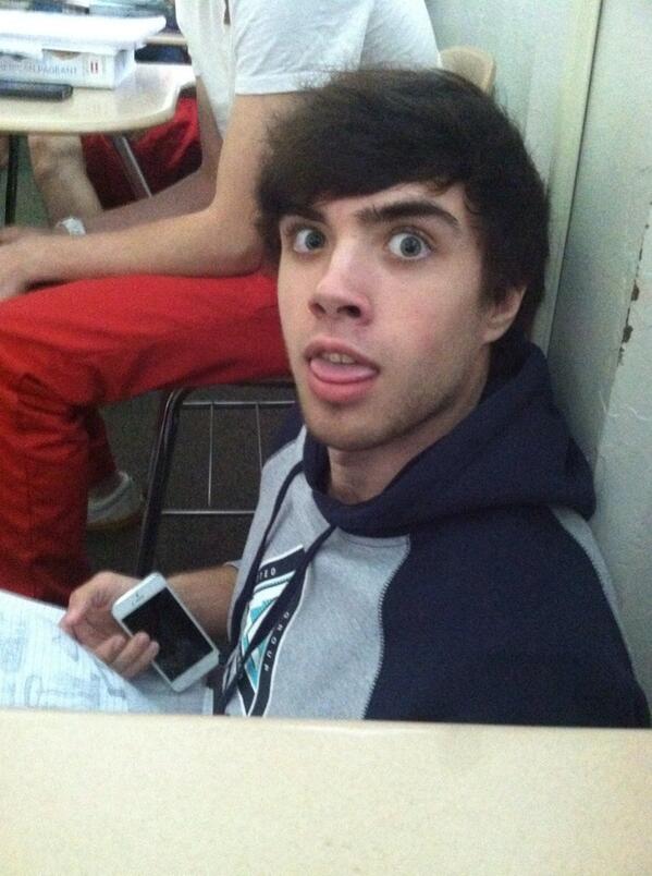 hannahlemmermen's tweet image. He's single and ready to mingle ladies