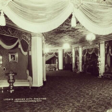 StageFest's tweet image. #ThrowbackThursday: Mezzanine of The Loew's Jersey Theater, looking east, circa #1929. #tbt #jerseycity