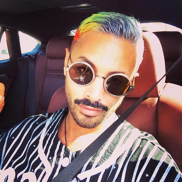 yoIofahad's tweet photo. Happy #Humpday! 💚❤️😈💜💛#selfie #yolofahad #thecolorkids http://t.co/KKVZzjiyFP