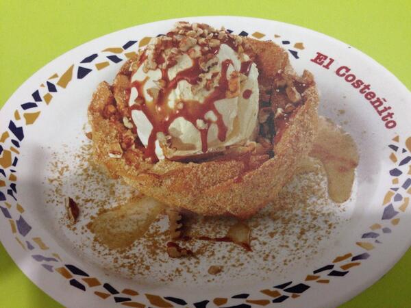CostenitoCancun's tweet photo. A comer !!! Y de postre cansata Costeñito!!! Yessss http://t.co/YK3Qnof0aG