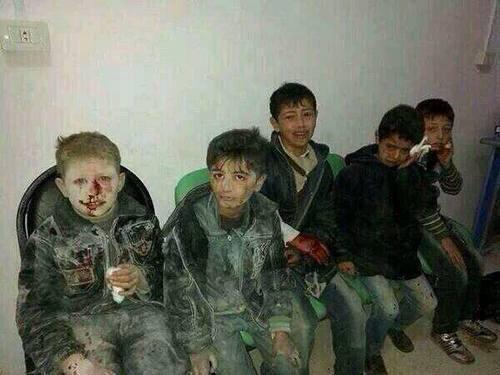 Yuvaları Yağmalanmış Bu Yavrular İnsandır. Yanağından Damlayanlar Ter Değil KIZIL KANDIR. #BurasıSuriye