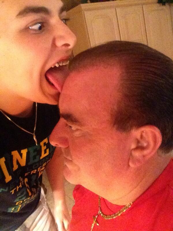 thesalclark's tweet image. @wired965philly @MileyCyrus @WellsFargoCtr #LickItForTickets ME N MY DAD WANNA MEET MILEY
