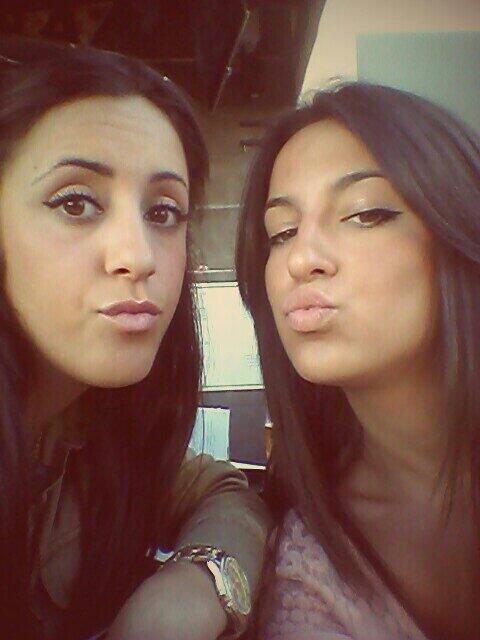 FloridoMari's tweet photo. Mi nena y yo le vamos a sacar partido al jueves jijiji http://t.co/WWeohdqDY1