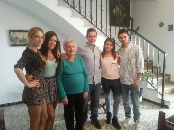 Mariquilla_luna's tweet photo. El cumple de lo más bonito de mi casa @MaryVictoria_ @marinafdt92 @SebasSantos_ @ppsantosperez http://t.co/CFEKh5foCE
