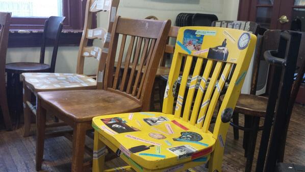 ljgliha's tweet image. Does anybody recognize this chair?  Hint: #upenn #Philly #modpo