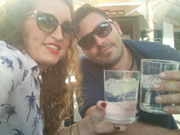 sararincon8's tweet photo. @DavidBaque brindemos por la pazz!!! =)) http://t.co/jzeasfAhbR