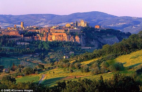 yogasleepmethod's tweet photo. Explore a daily practice of Yoga Sleep in magical Umbria on @triyogauk Retreat. More details: http://t.co/hjRCzpHK5o http://t.co/o959PKSXl5