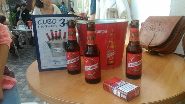 MheogO's tweet photo. De cervecita en ecija con@rociogarcia999 y @turro http://t.co/tHNlFMlemL