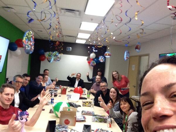 nicolekaram1's tweet photo. Ellen's selfie ain't got nuthin' on us! @LongViewSystems #marketdominance #noregretscareer http://t.co/eHMEq3o8mX