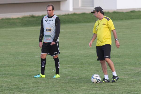 CriciumaEC's tweet photo. Trabalho forte em dois períodos no Tigre http://t.co/OvOg4I2GlQ #VamosTigre #PauloBaier #CaioJr http://t.co/b26qpVkQol