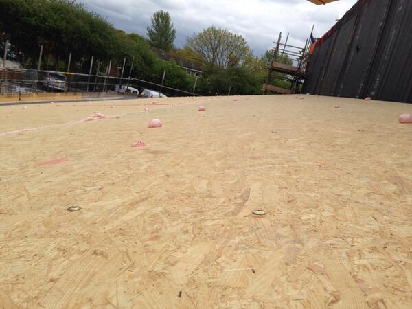 FrameTechLtd's tweet image. Air tightness.... Pink foam sealing the sip roofs