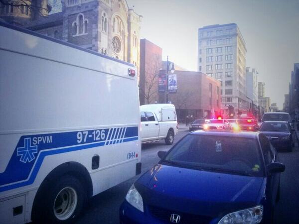 Les polices sont jamais loin. #manifencours #acab