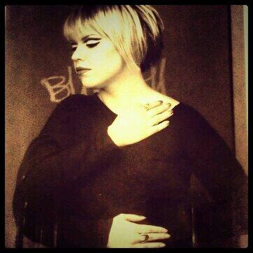 okmitakire's tweet image. Photoshoot from 2003 in #Toronto  #gogogadgetarm #makeupbymoi #TBT #throwbackthursday