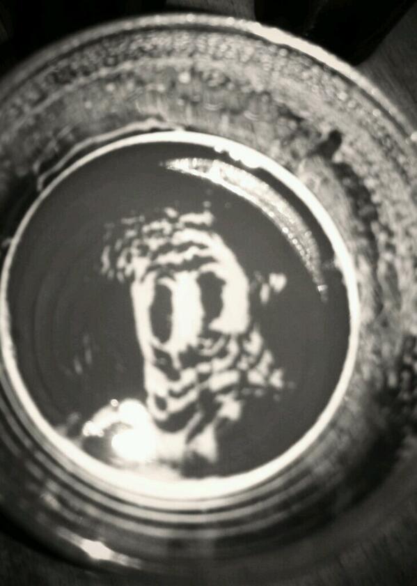jbubbo's tweet photo. There is an owl in my beer. #nicepour http://t.co/tC0sKxGBfG