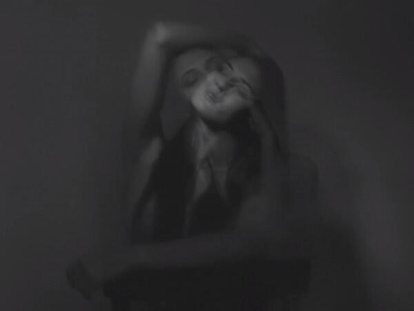 ScottEdpo's tweet photo. You make me so high You bring me alive So high  Everything I want Everything I need  Bring me back around http://t.co/RXOJmJvQuF