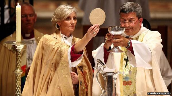 BBCNews's tweet photo. Australia's first woman bishop at Westminster Abbey for Easter http://t.co/M1BED7mSYQ http://t.co/QE0gcceS9I
