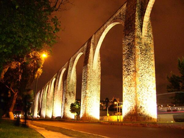 Lizzypimpas's tweet photo. El destino y la ley seca nos trajeron a Querétaro :-) lindo fin de semana largo http://t.co/SbIgr34EBO