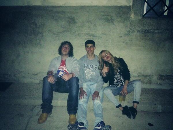 MiriamHrdez_'s tweet photo. Noches de fiestas pueblerinas y esas cosas @SergioCocoloco7 @manuDs11 http://t.co/wZbTeOUovD